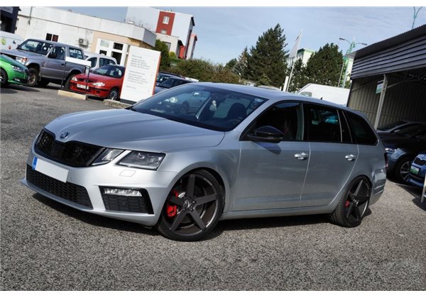 Calandra deportiva Skoda Octavia Iii Rs Facelift Maxtondesign