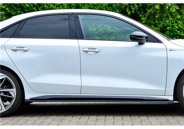 Añadidos laterales Audi A3 8Y S-Line + S3