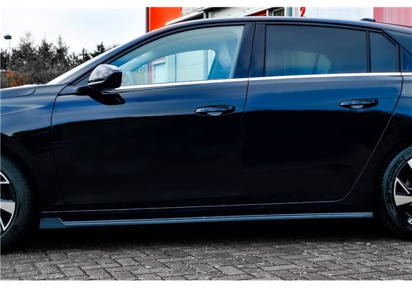 Añadidos laterales Opel Astra L