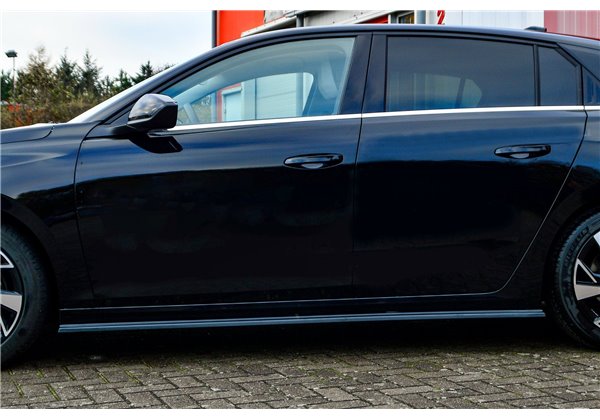 Añadidos laterales Opel Astra L