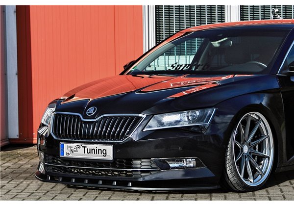 Labio delantero Skoda Superb 3V año 2015-