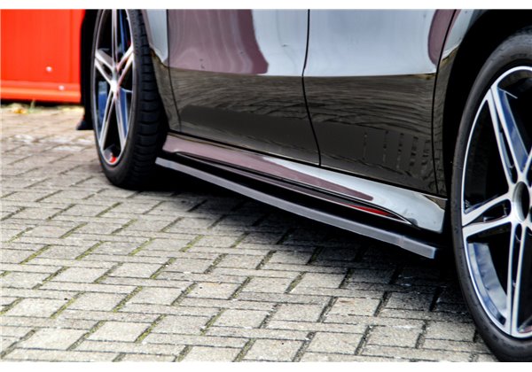 Añadidos laterales Mercedes CLA X118 C118 AMG-Line desde año 2019-