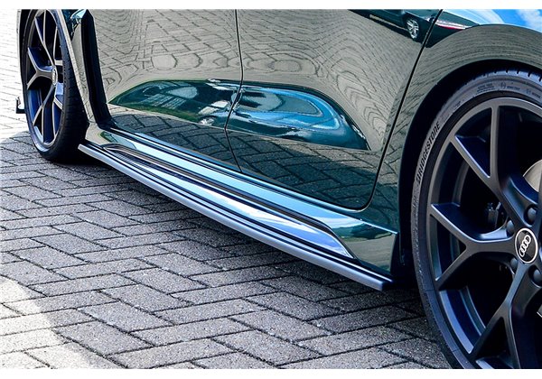 Añadidos laterales Audi RS3 8Y