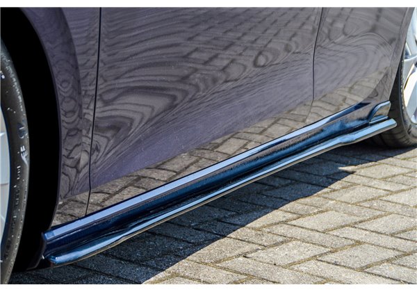 Añadidos laterales Volkswagen Golf 8