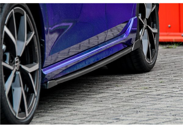 Añadidos laterales Volkswagen Golf 8R