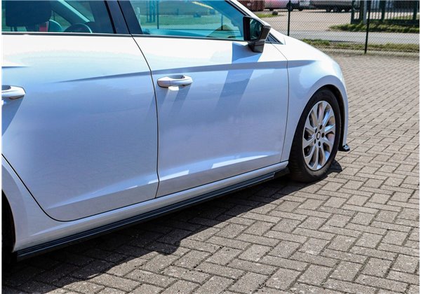 Añadidos laterales Seat Leon 5F 5. puertas  + ST