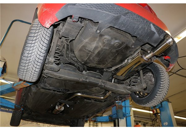 Escape deportivo Fox Ford Fiesta VII - JHH 2017