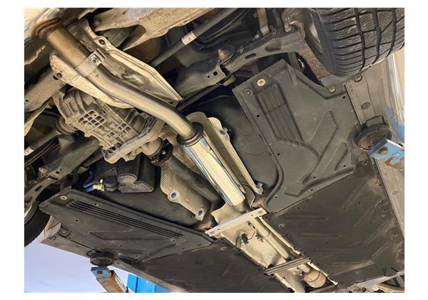 Escape deportivo Fox Mercedes CLA 117 4-matic 2013-2019