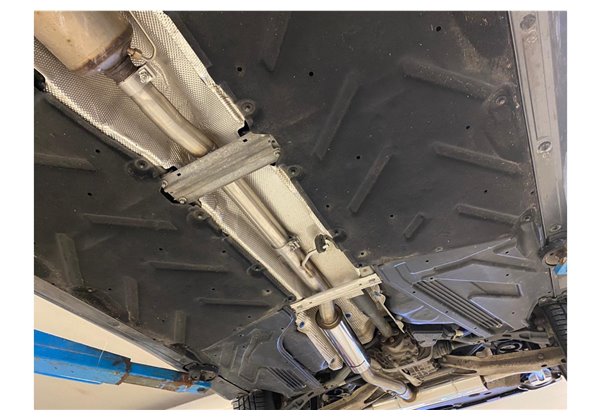 Escape deportivo Fox Mercedes CLA 117 4-matic 2013-2019