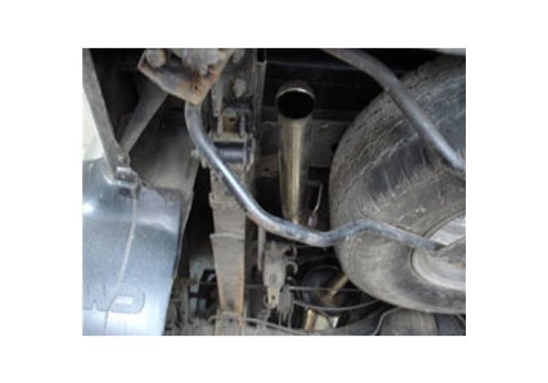 Escape deportivo Fox Nissan Pick UP Typ D22 Todos