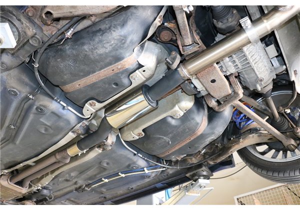 Escape deportivo Fox Volkswagen Golf IV R32 Todos