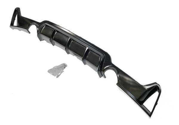Difusor Trasero BMW F32 / F33 / F36 Look M Performance 2 Salidas Brillante Negro