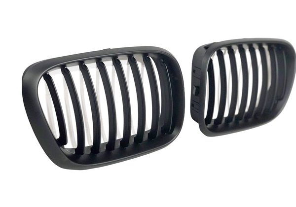 Parrillas BMW E53 99-03