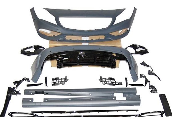 Kit Carrocería Mercedes W117 2013-2018 4P / SW LCI Look AMG A45 II Parrilla