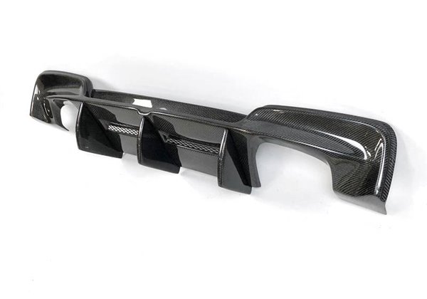 Difusor Trasero BMW E82 / E87 / E88 M1 Carbono