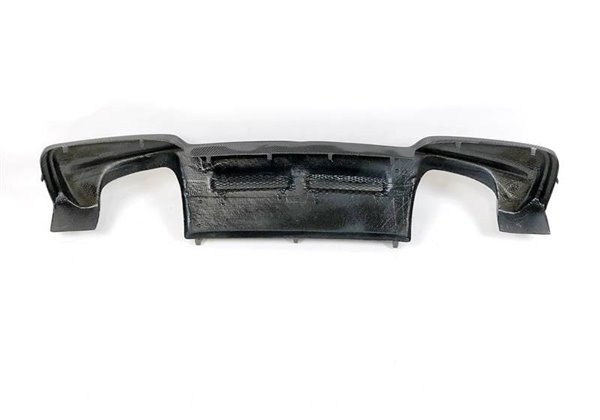 Difusor Trasero BMW E82 / E87 / E88 M1 Carbono