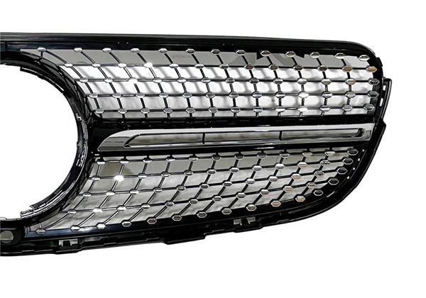 Parrilla Mercedes GLC X253 2015-2019 Diamond Full Black Con Cámara