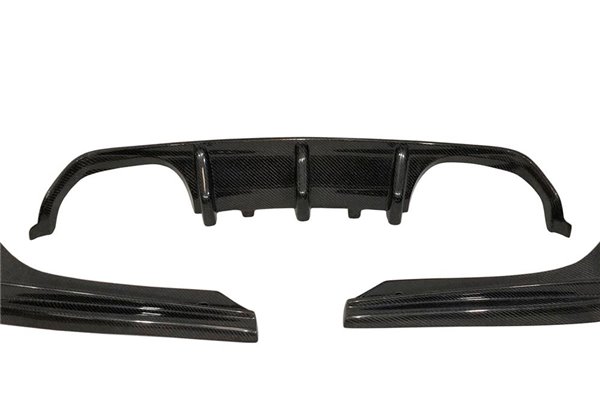 Difusor Trasero BMW F80 / F82 / F83 Look M4 Carbono
