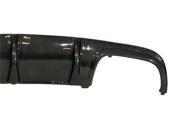 Difusor Trasero Mercedes W204 4P 07-10 Look AMG C63 Carbono