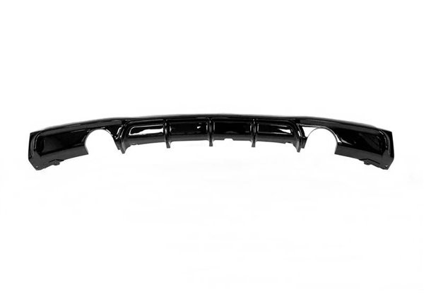 Difusor Trasero BMW F30 / F31 Look M Performance 2 Salidas Brillante Negro