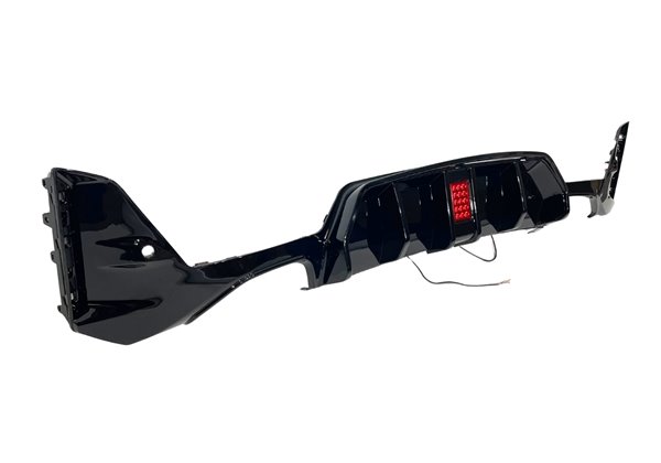 Difusor Trasero BMW G20 / G21 LCI 2023+ Look Competition Brillante Negro Luz de freno led