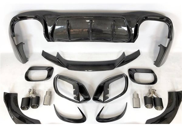 Kit De Carrocería Mercedes R190 Look AMG GT 4 Puertas Carbono