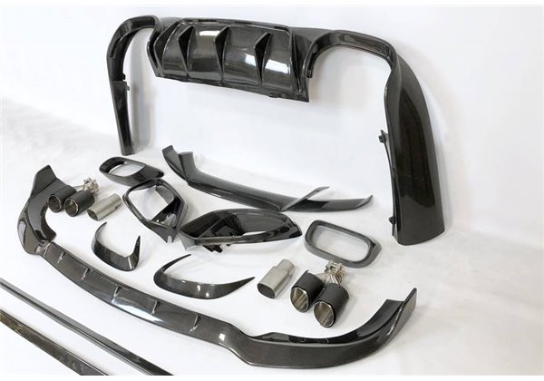 Kit De Carrocería Mercedes R190 Look AMG GT 4 Puertas Carbono