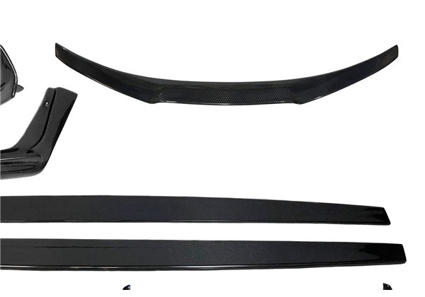 Kit De Carrocería BMW F82 Look M4 Carbono
