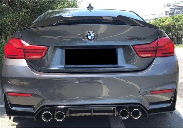 Kit De Carrocería BMW F80 Brillante Negro Look CS