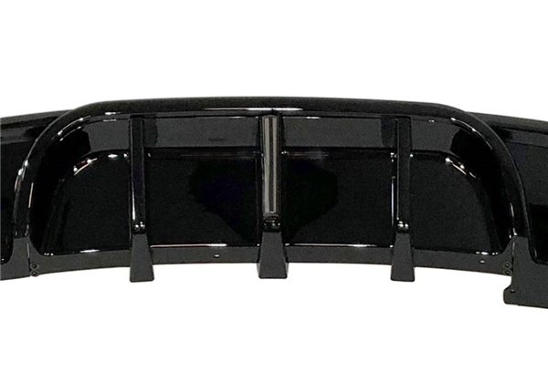 Difusor Trasero BMW E82 / E88 look M Performance Brillante Negro Luz de freno led