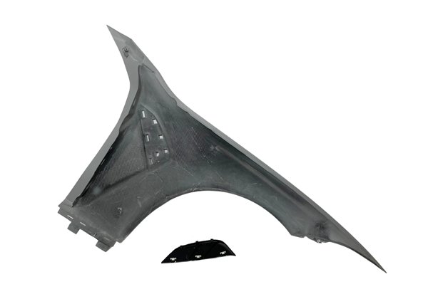 Aletas Delanteras BMW G22 / G23 Look M4 21-23 Carbono