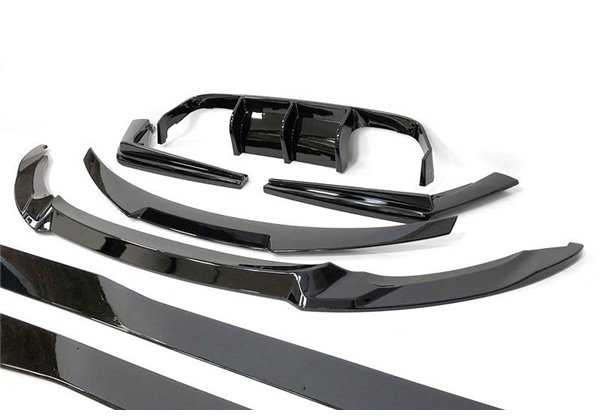 Kit De Carrocería BMW F82 / F83 M4 Brillante Negro Look CS / GTS