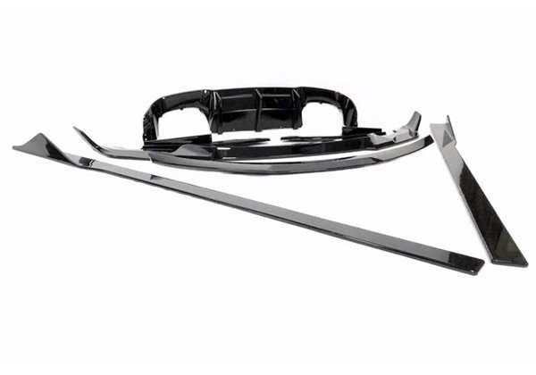 Kit De Carrocería BMW F87 Brillante Negro