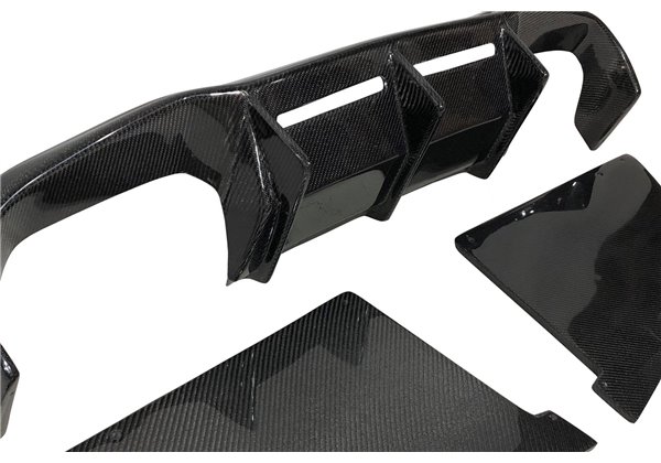 Difusor Trasero BMW F87 Look M2 Carbono