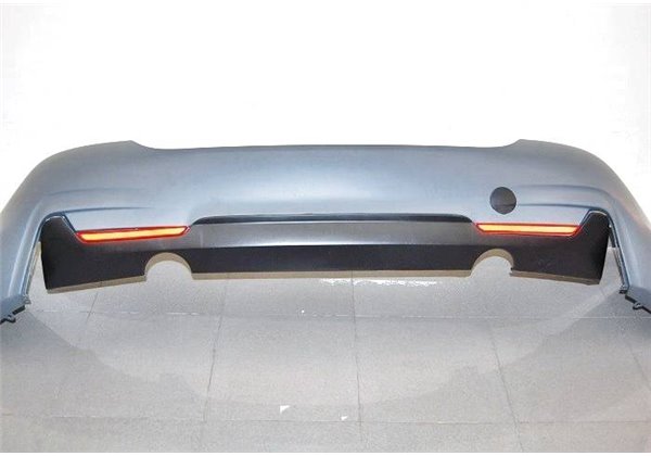 Paragolpes Trasero BMW F32 / F33 / F36 Look M-Tech Dos Salidas ABS