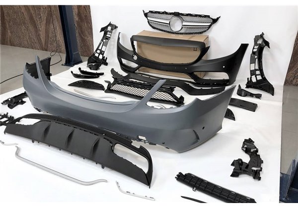 Kit De Carrocería Mercedes W205 2014-2018 4P Look C63