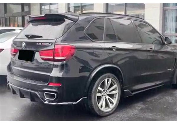 Difusor Taloneras BMW X5 F15 Look M-Performance Negro Brillante