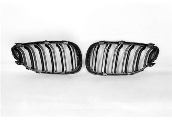 Paragolpes Delantero BMW E60 04-09 Look M4 Parrillas
