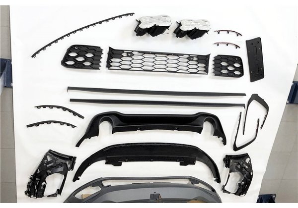 Kit De Carrocería Volkswagen Golf 8  3 /5P 2019-2023 Look GTI 2 Salidas