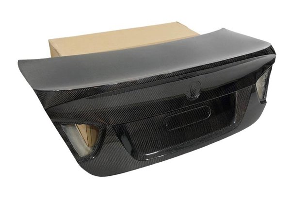 Portón Carbono BMW E90 05-08 CSL