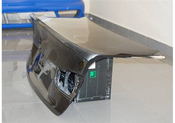 Portón Carbono BMW F30 / F80 CSL