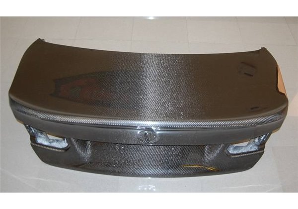 Portón Carbono BMW F30 / F80 CSL